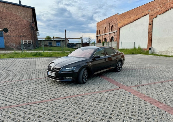 Skoda Superb cena 98500 przebieg: 98300, rok produkcji 2018 z Rybnik małe 106